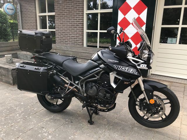 triumph - tiger-800-xrt