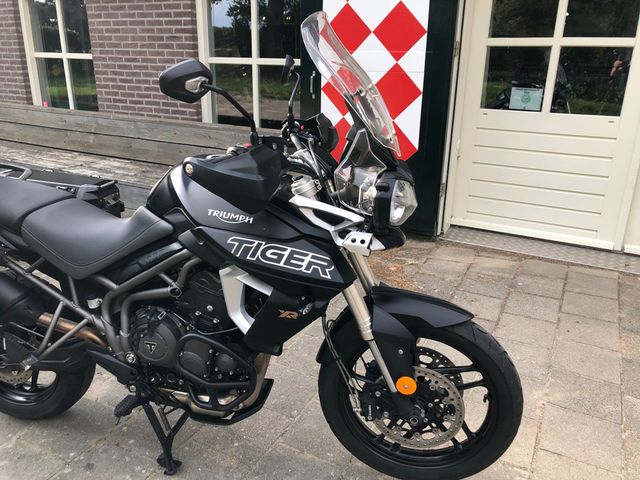 triumph - tiger-800-xrt