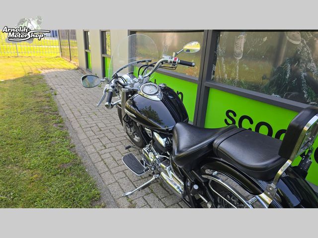 yamaha - xvs-1100-a-dragstar-classic