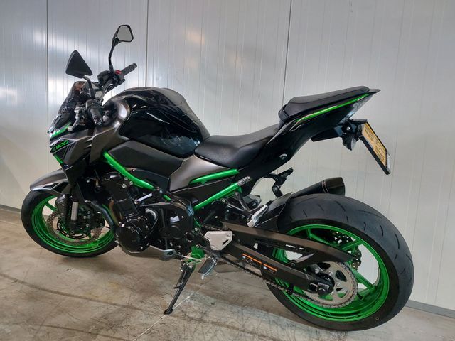 kawasaki - z900