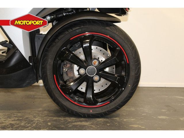 peugeot - metropolis-400