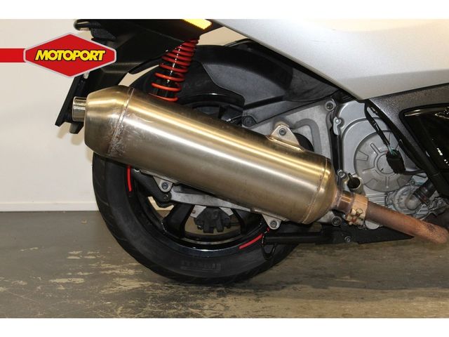 peugeot - metropolis-400