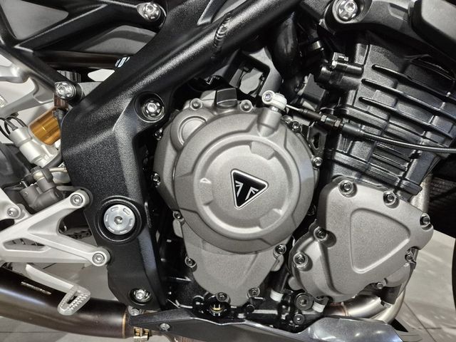 triumph - speed-triple-r