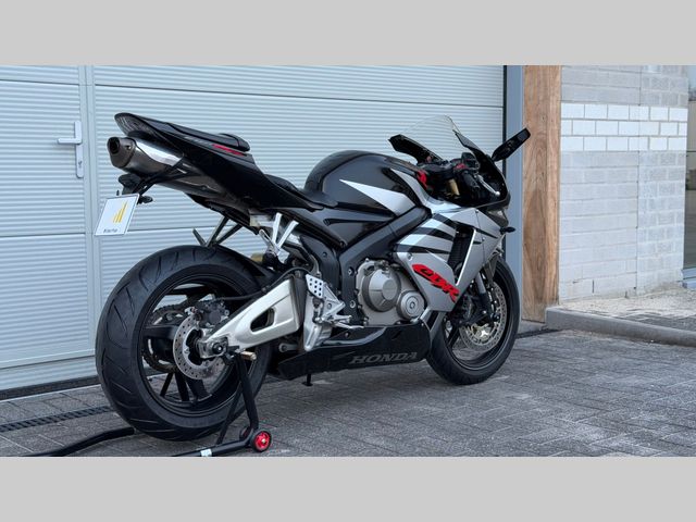 honda - cbr-600-rr