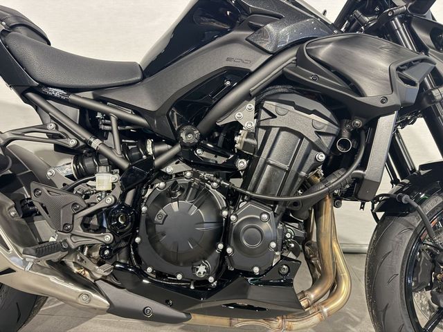 kawasaki - z900