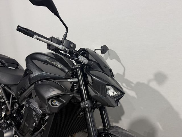 kawasaki - z900
