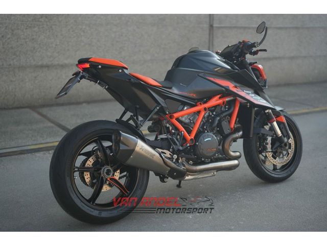 ktm - 1290-super-duke-r