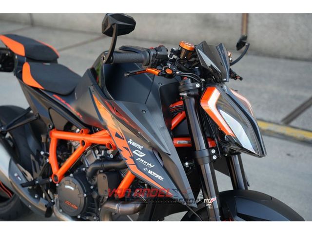 ktm - 1290-super-duke-r