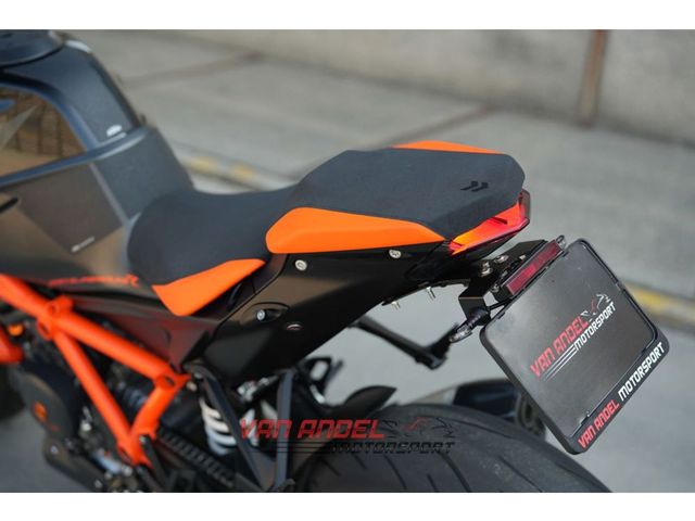 ktm - 1290-super-duke-r
