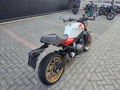 YAMAHA XSR 900 – foto 4
