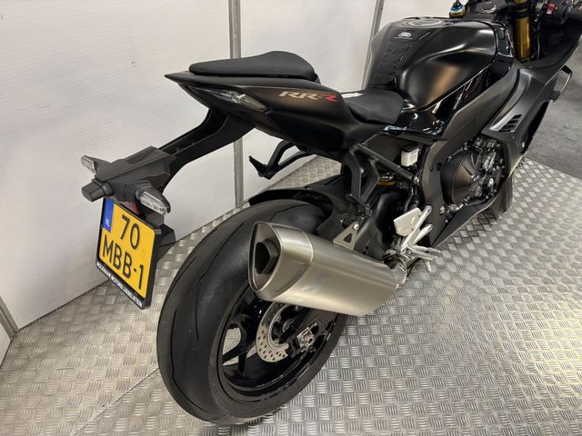 honda - cbr-1000-rr-r-fireblade-sp