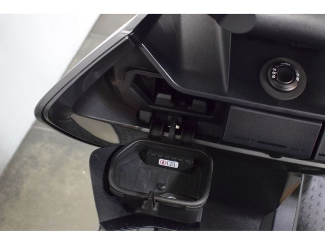 bmw - ce-04