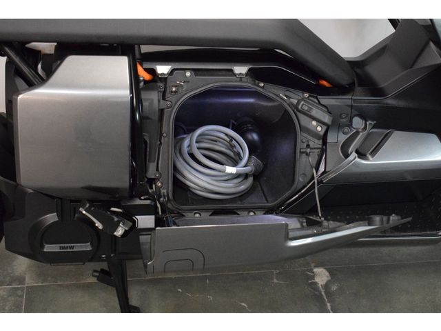 bmw - ce-04