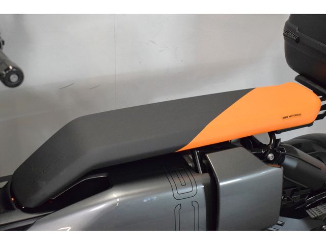bmw - ce-04