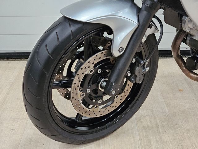 suzuki - sfv-650-gladius