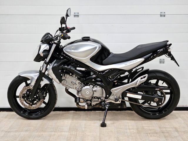 suzuki - sfv-650-gladius