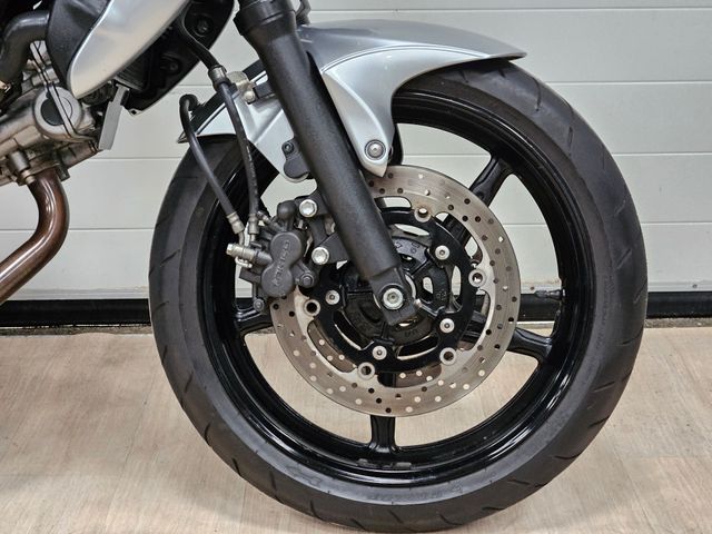 suzuki - sfv-650-gladius