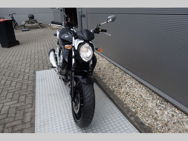 suzuki - gladius