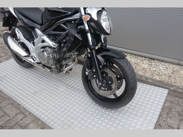 suzuki - gladius