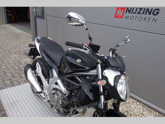 suzuki - gladius