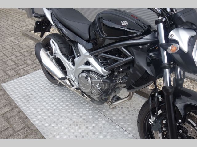 suzuki - gladius