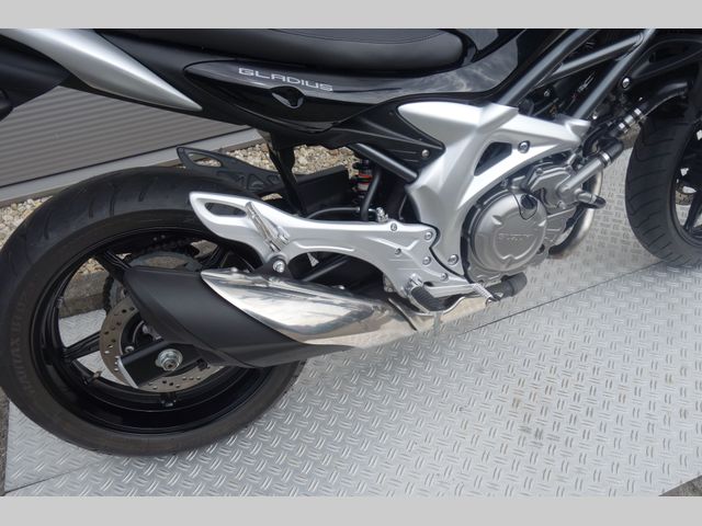 suzuki - gladius