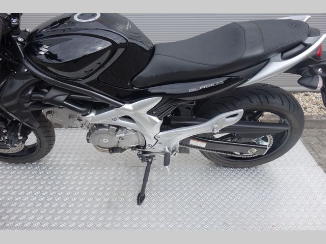 suzuki - gladius