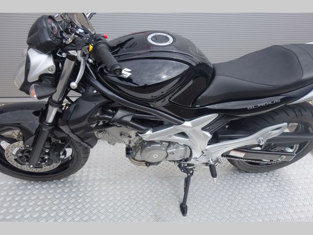 suzuki - gladius