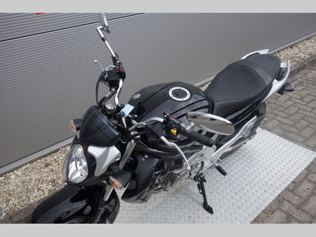 suzuki - gladius