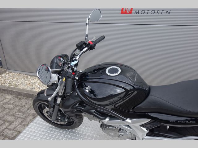 suzuki - gladius