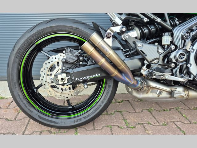 kawasaki - z900