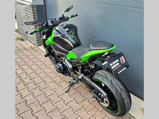 kawasaki - z900