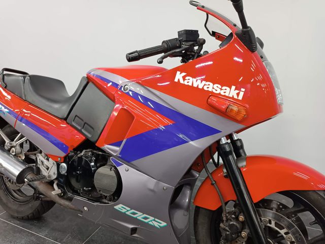 kawasaki - gpx-600