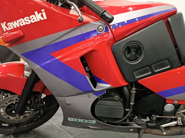 kawasaki - gpx-600