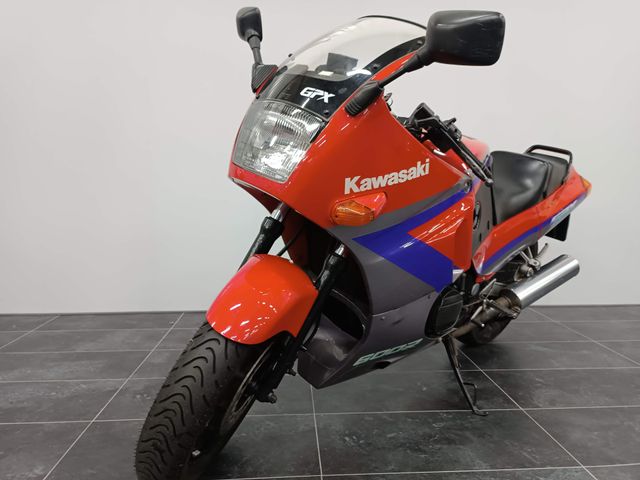 kawasaki - gpx-600
