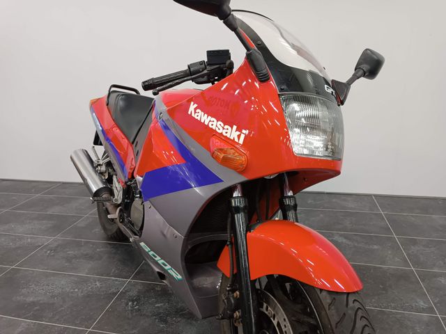 kawasaki - gpx-600