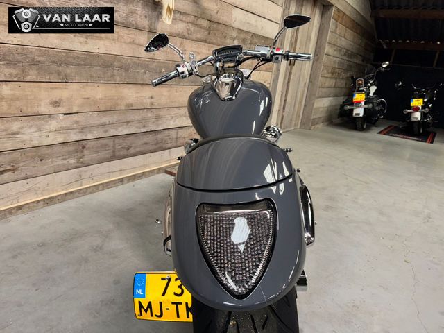 suzuki - m-1800-r-intruder