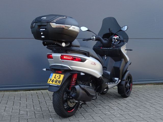 piaggio - mp3-400