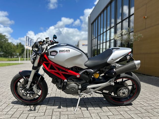 ducati - m-1100