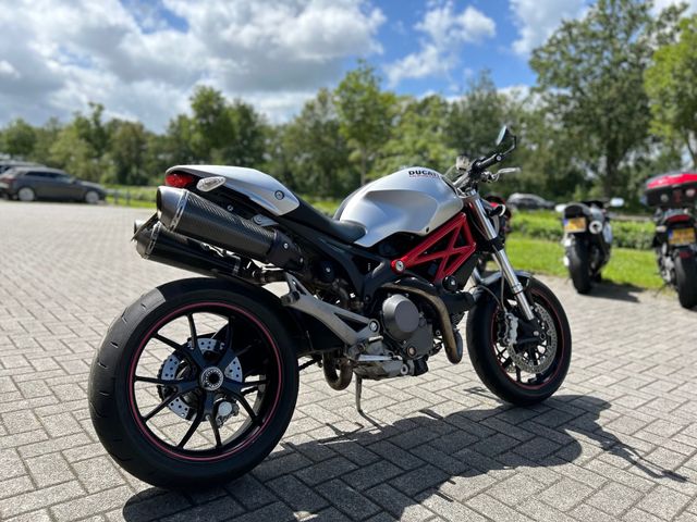 ducati - m-1100