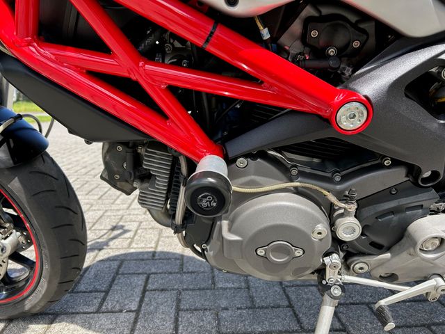 ducati - m-1100