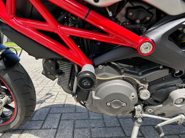 ducati - m-1100