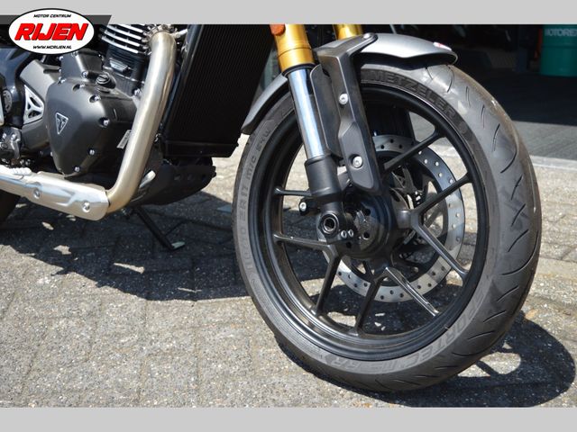 triumph - speed-400