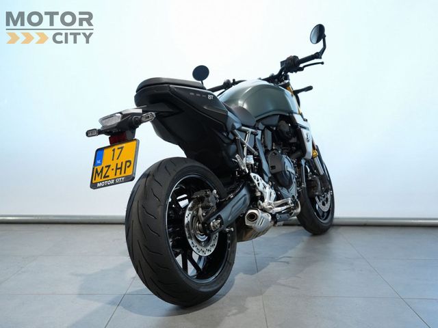 suzuki - gsx-8t