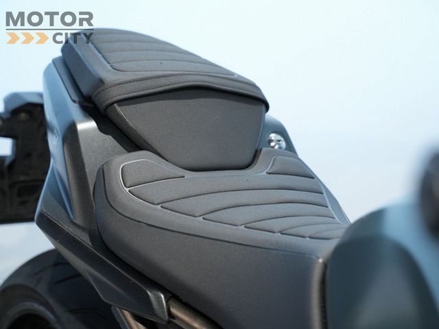 suzuki - gsx-8t
