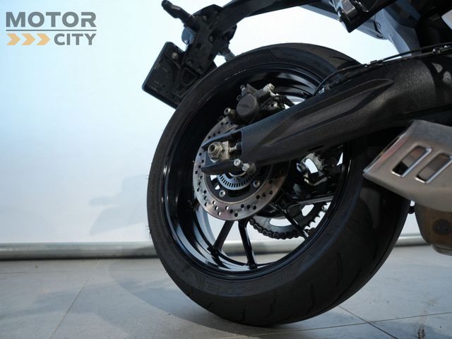 suzuki - gsx-8t