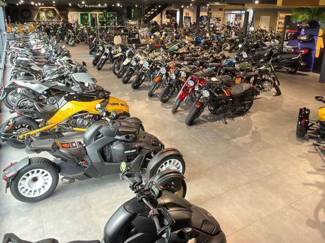 suzuki - gsx-8t