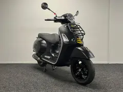 Vespa GTS Super Tech 300 HPE 2022 occasion – foto 15 van 24