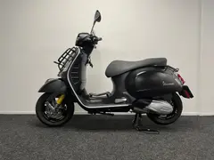 Vespa GTS Super Tech 300 HPE 2022 occasion – foto 16 van 24