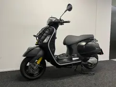 Vespa GTS Super Tech 300 HPE 2022 occasion – foto 18 van 24